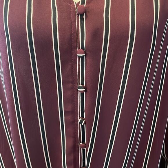 Evereve Allison Joy Maroon Stripe Tie Front Blouse - Picture 4 of 8